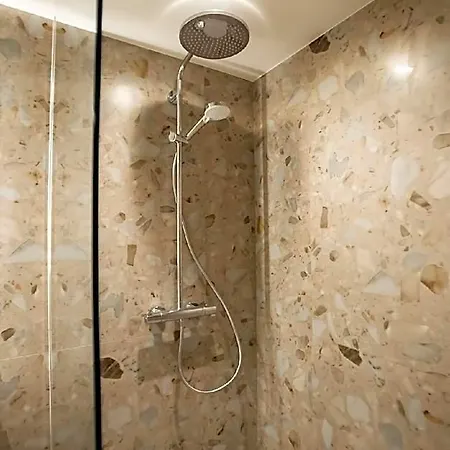 Hotel Loft: 27 Center Of